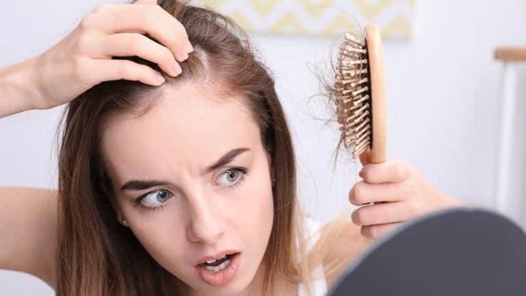 ज्यादा बाल टूटने व झड़ने के 10 कारण | Hair Fall Reasons in Hindi