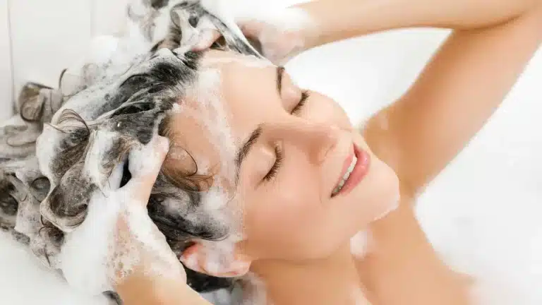 बाल धोने का सही तरीका | Best Hair Wash Tips In Hindi