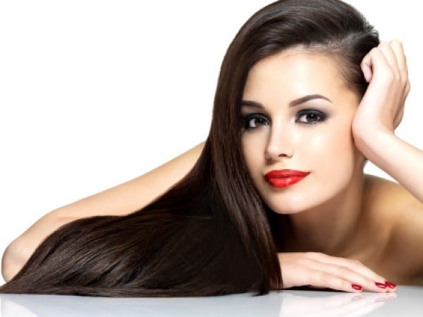 Read more about the article बालों को चमकदार कैसे बनाएं 10 घरेलू उपाय | बालों में Shining कैसे लाएं