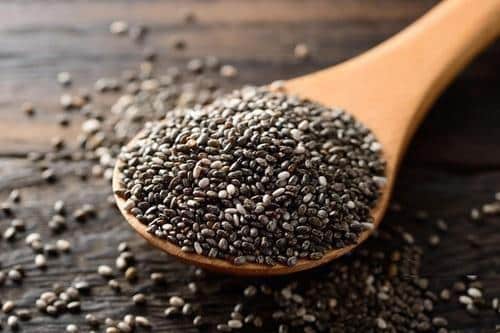 Read more about the article रोज चिया सीड्स खाने के फायदे और नुकसान | Chia Seeds Benefits & Side effects in Hindi