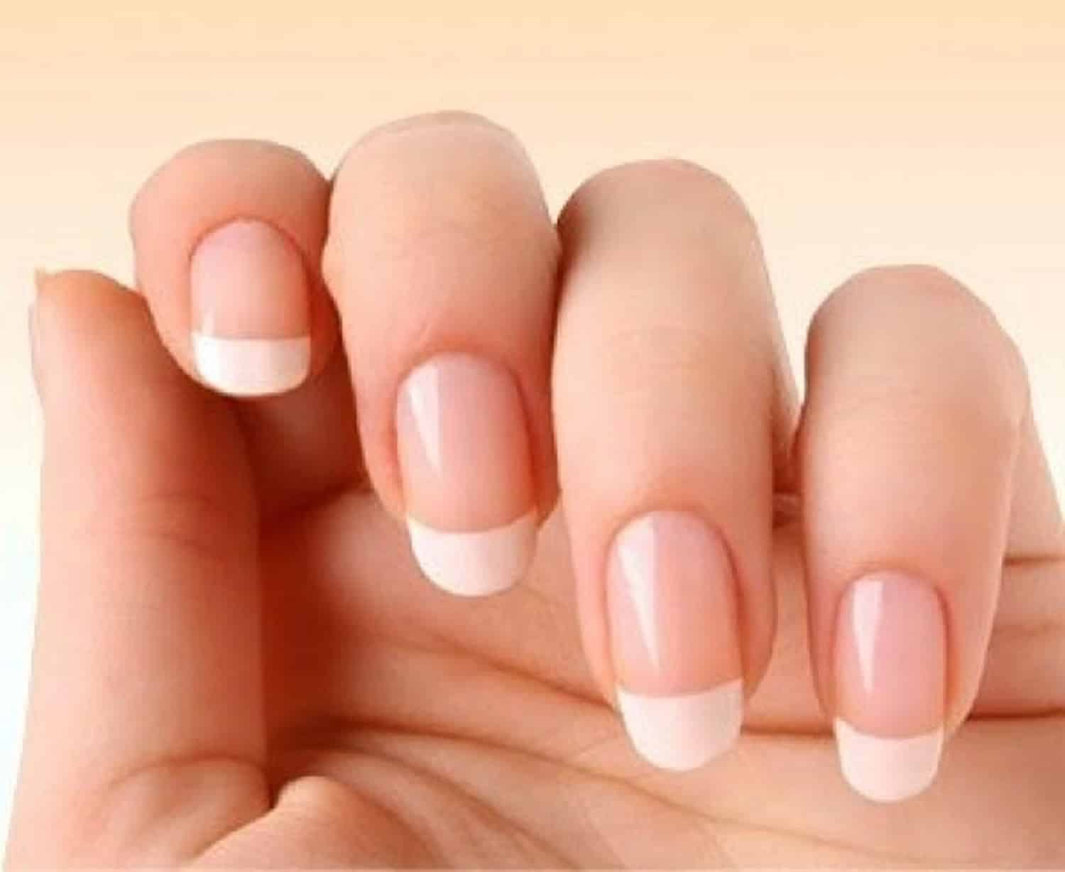 Read more about the article नाखून को साफ कैसे करें | Nails को क्लीन करने का तरीका
