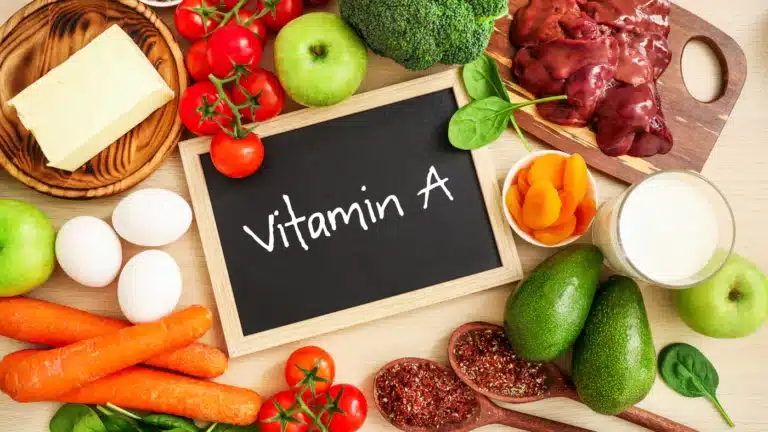 सबसे ज्यादा विटामिन ए किसमें पाया जाता है? | High Vitamin A Rich Foods List in Hindi